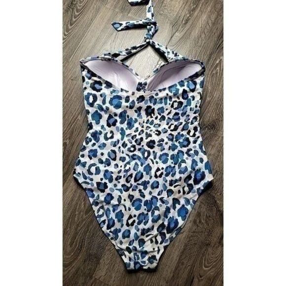 TAHARI Slimming Ruched Haulter One Piece Swimsuit Women's Size XL - Picture 2 of 3